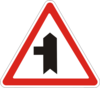 знак 1.23.2 Прилягання другорядної дороги